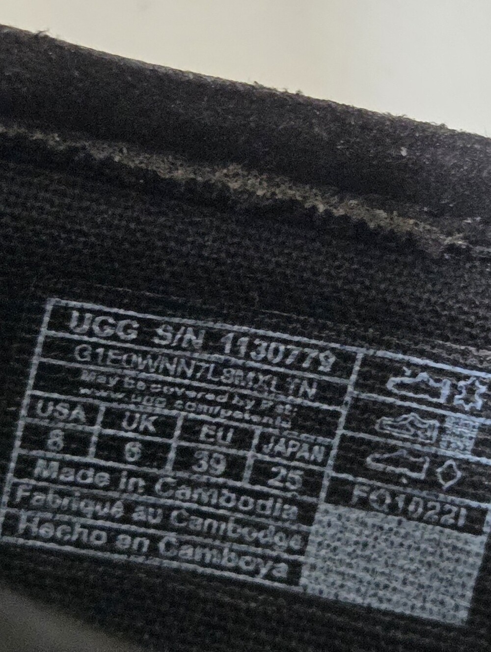Ugg Alameda Slip On Black Pebbled Leather Sneaker Size 8 - Picture 8 of 9